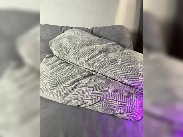 MillyMillya from BongaCams