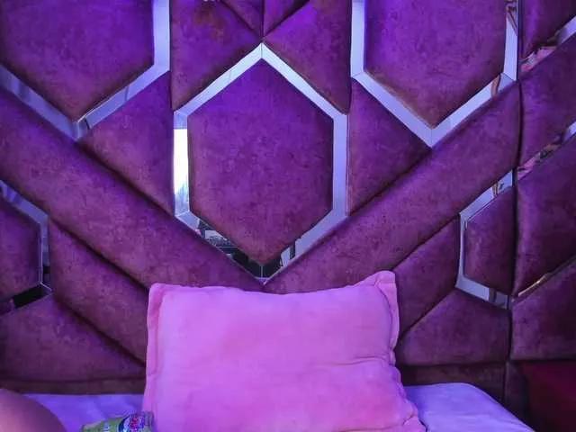 millyprint from BongaCams