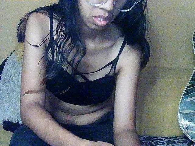 Mimie586 from BongaCams