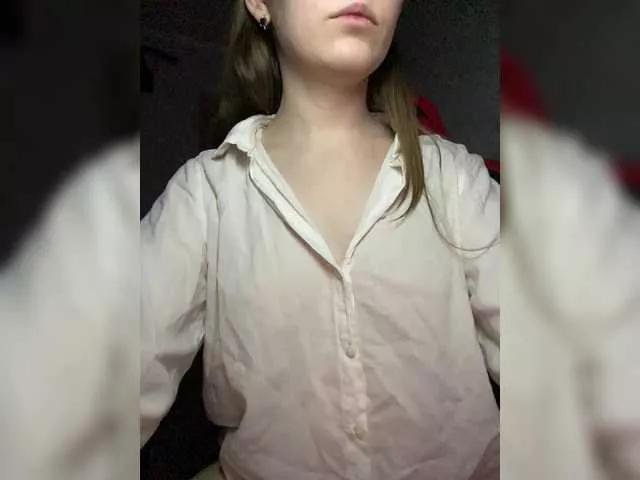 mini0ly from BongaCams