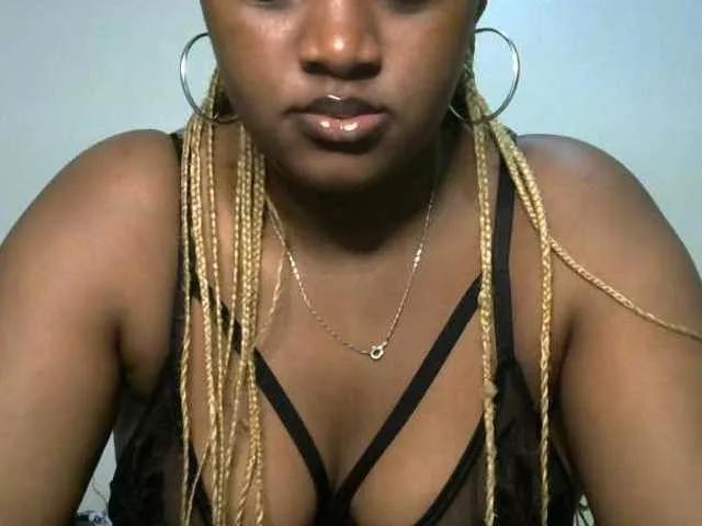 miss-caramel from BongaCams