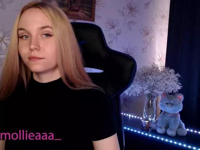 Molliea from BongaCams