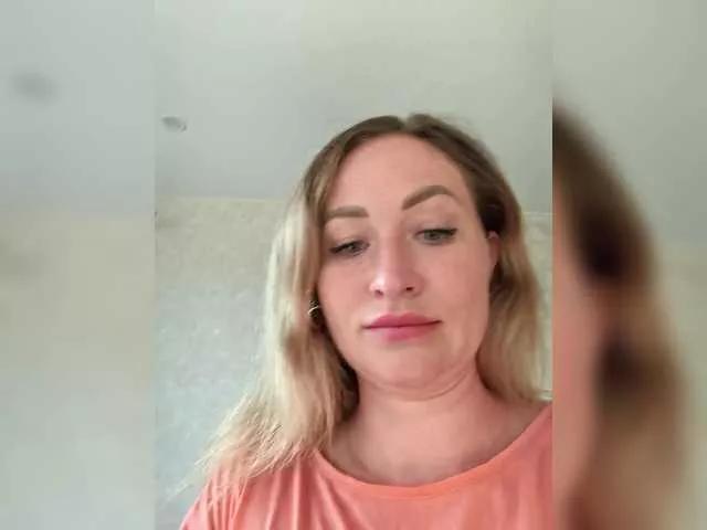 MOLLY-7 from BongaCams