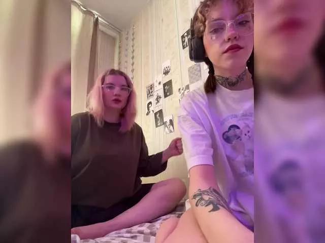 Molly-and-Ewa from BongaCams