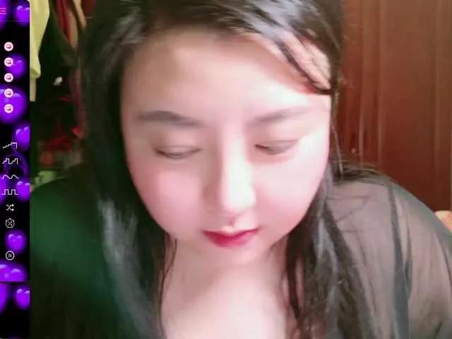 nanasmile from BongaCams