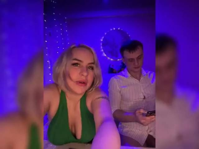 ParaLoveLove from BongaCams