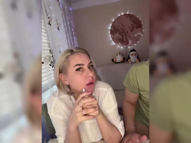 ParaLoveLove from BongaCams