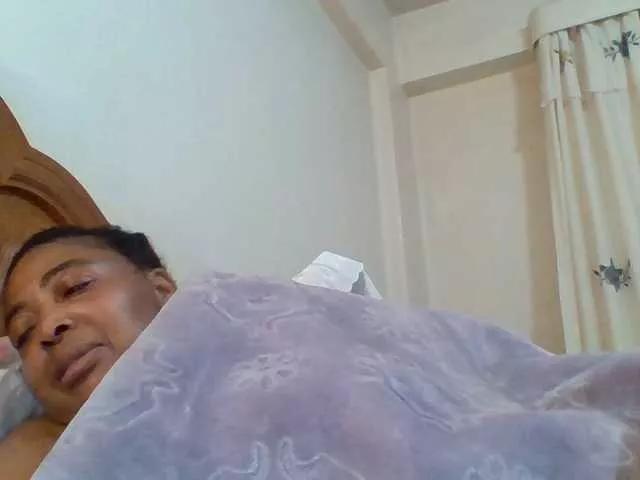 pussylips53 from BongaCams