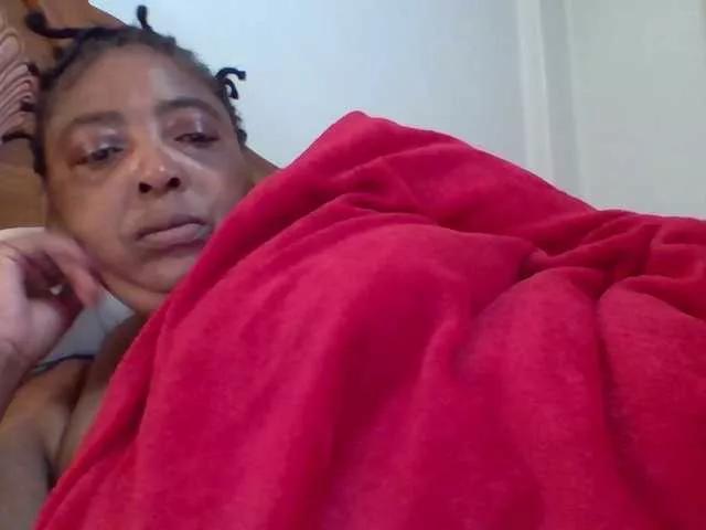 pussylips53 from BongaCams