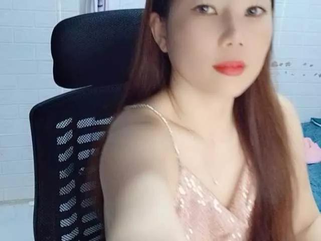 Queendy from BongaCams