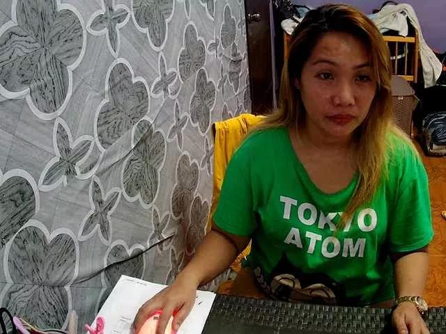 quelly from BongaCams is Freechat