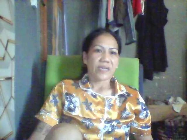 Rarra from BongaCams