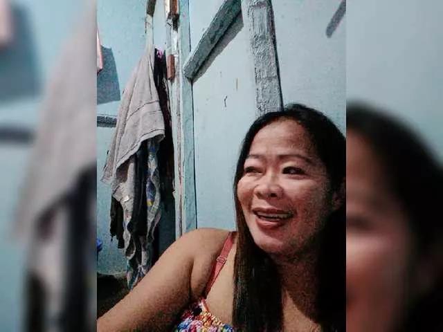 Rojo-Blossom on BongaCams 