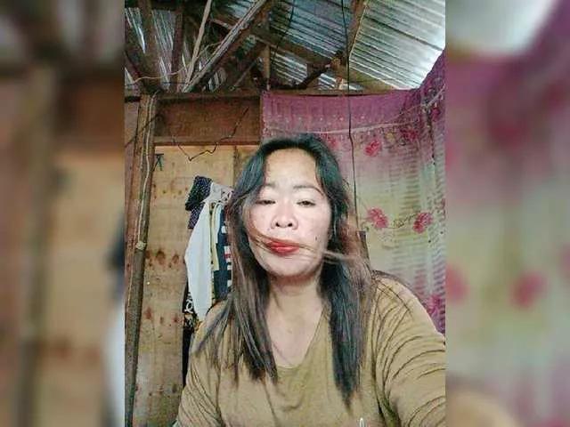 Rojo-Blossom on BongaCams 