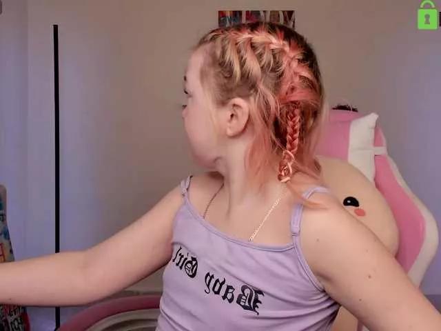 Sara-Moor from BongaCams