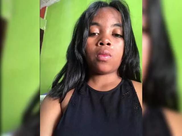 sarahjone from BongaCams
