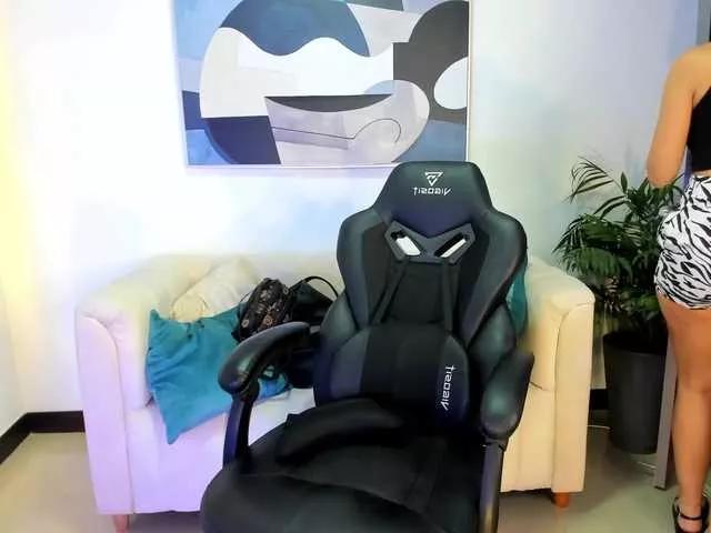 saraparkerr from BongaCams