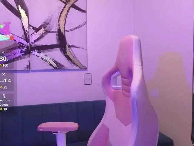 selenaM from BongaCams