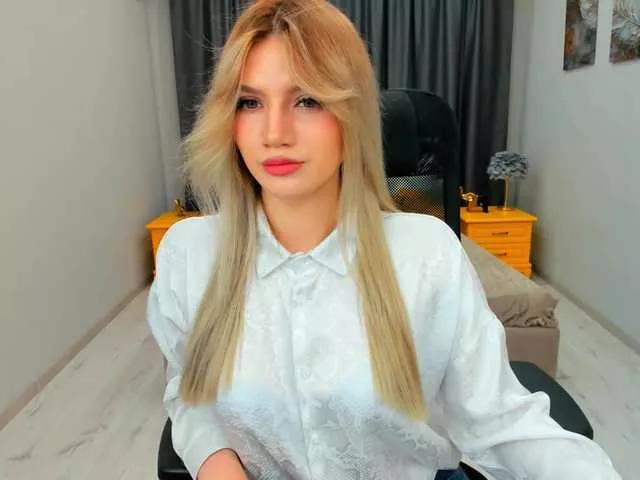 SelenaMoonlight from BongaCams
