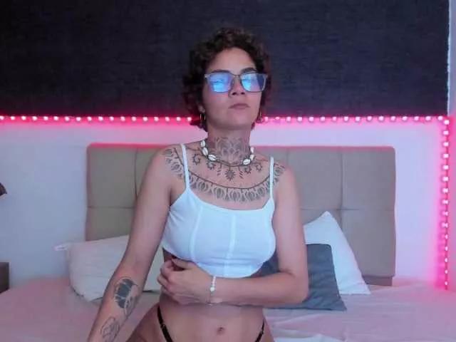 selene-ana from BongaCams