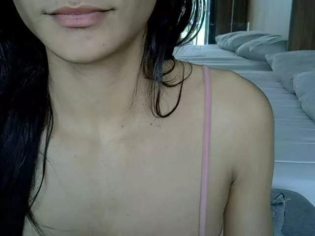SkinnyKitty from BongaCams is Freechat