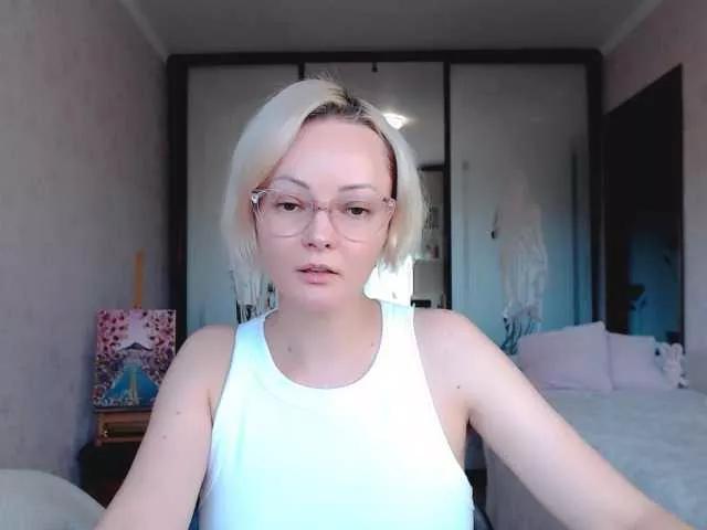 SophieCrush from BongaCams is Freechat