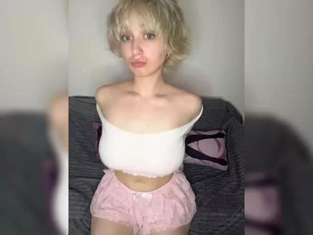 tamagotchigirl from BongaCams