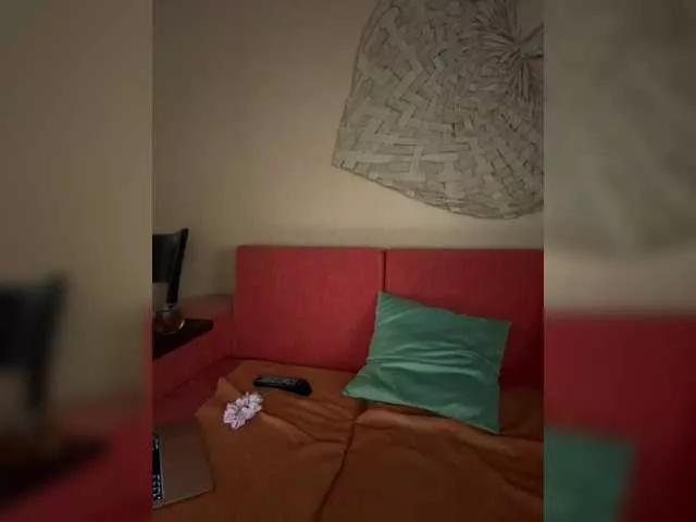 tamtam12 from BongaCams