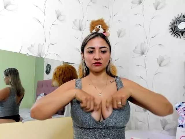 taste-bigass from BongaCams