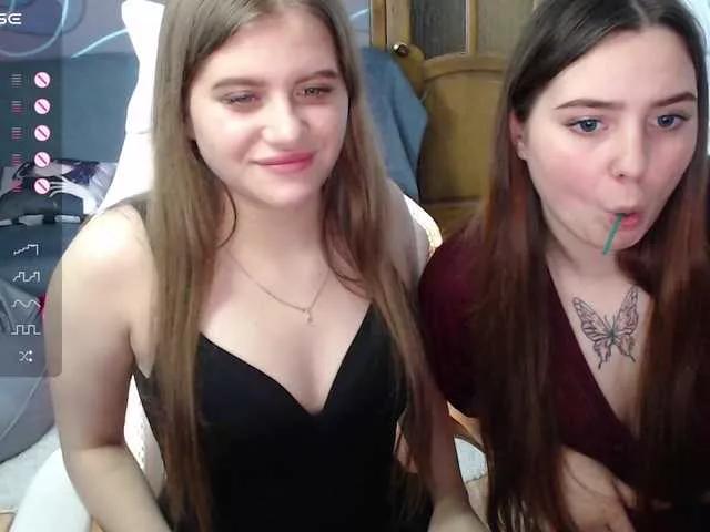 Fingering and cam to cam: Watch as these seasoned sluts show off their amazing outfits and natural shapes online!