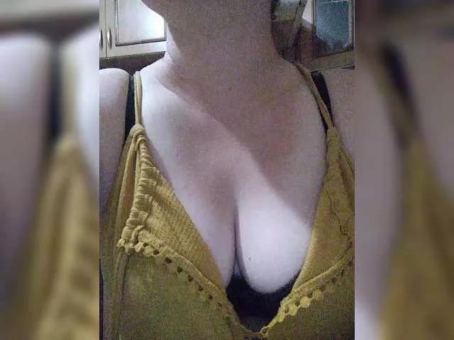 Vitalina272127 from BongaCams is Freechat
