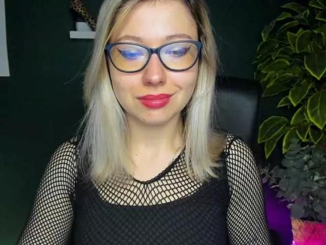 xxHeidiLove from BongaCams
