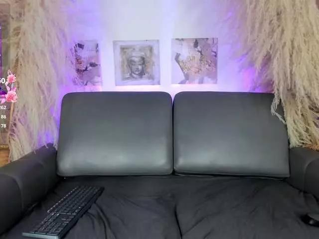 yara-hind from BongaCams