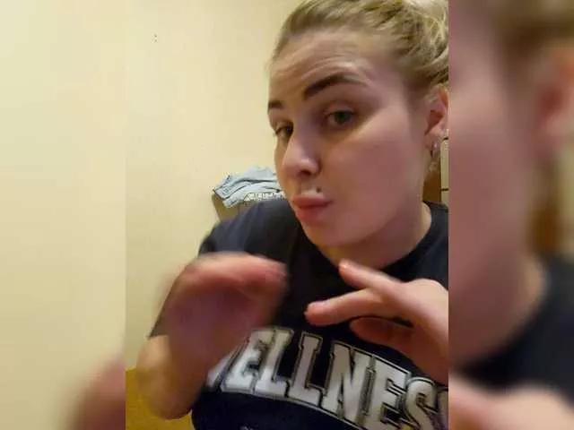 YourFunnyBlondiee from BongaCams is Freechat