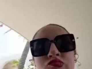 Photos of adafontaine18 from CamSoda is Freechat