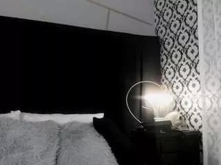 adeelinee from CamSoda