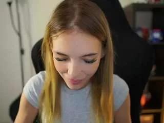 alexxisky from CamSoda is Freechat