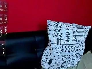 alma-ml from CamSoda is Freechat