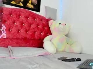 angela-saenx from CamSoda is Freechat