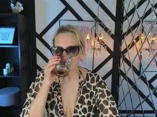 annaqueenmuse from CamSoda is Freechat