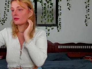 ariana-sunset from CamSoda
