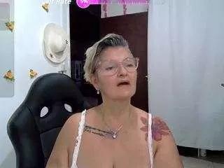 Photos of bety-cum2 from CamSoda is Freechat