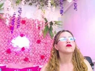 blondesquirt from CamSoda is Freechat
