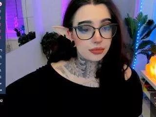 dixipixi from CamSoda