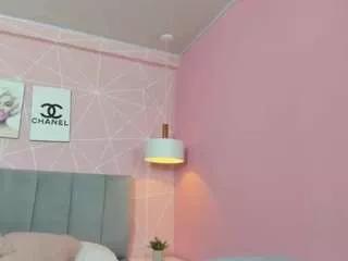 dollyzoe from CamSoda
