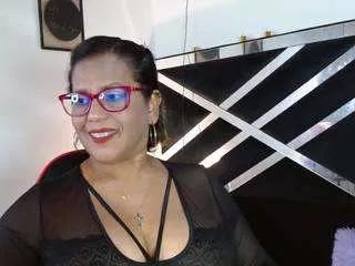 elizabeth-mature from CamSoda is Freechat