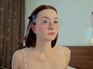 elvinabrowning from CamSoda is Freechat