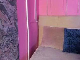 Photos of emelyy-carter from CamSoda is Freechat