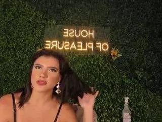 emmily-z from CamSoda