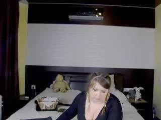 fluffybeauty from CamSoda